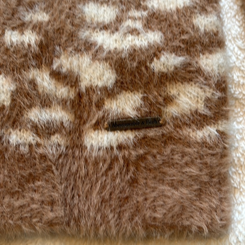 Abercrombie & Fitch Women’s Sweater Soft A&F collection Small Tan & White - Picture 3 of 5